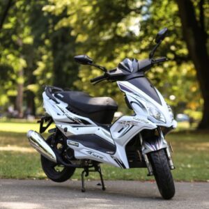 Skuteri do 50 cc